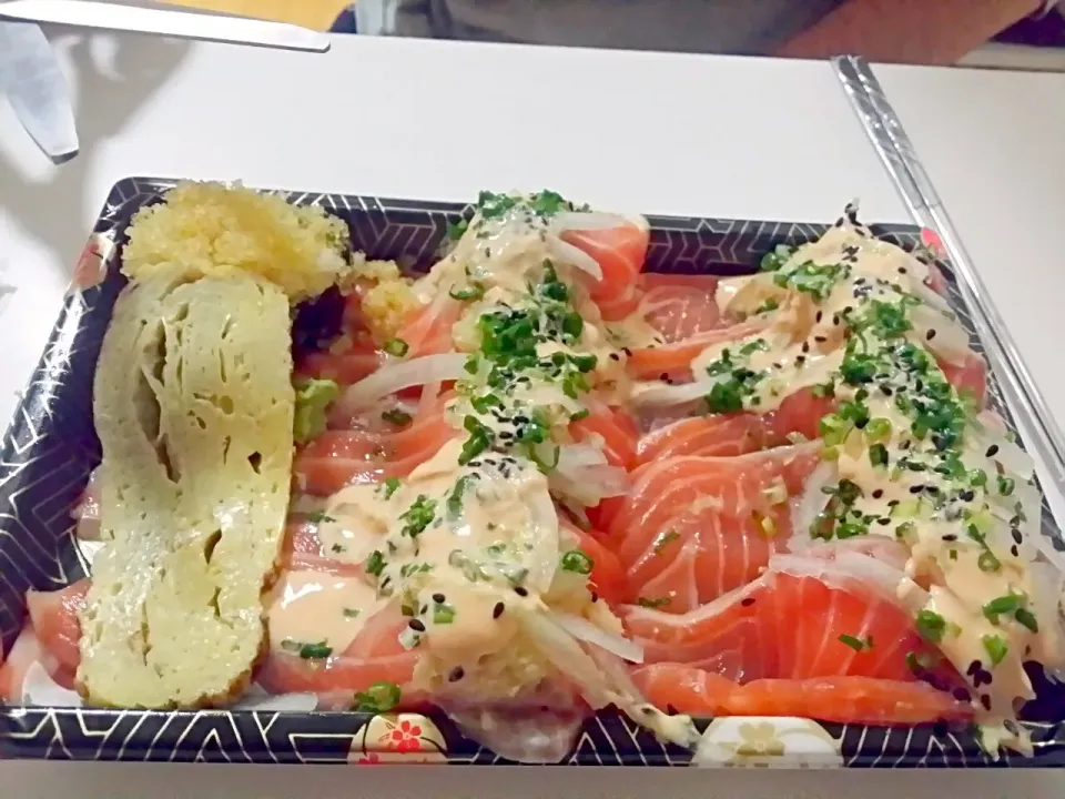 salmon sushi|luna sunさん