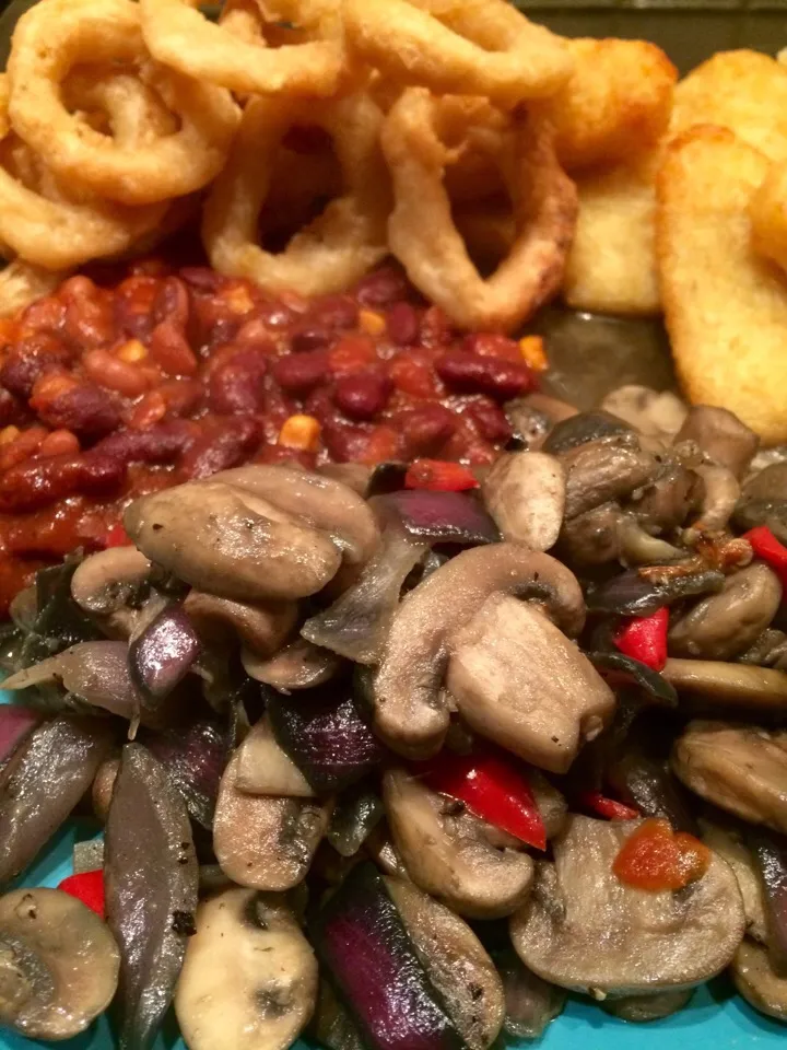 Mushrooms with chilli beans & onion rings|Nick Hiderさん