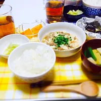 Snapdishの料理写真:11.24 晩御飯
麻婆豆腐
きのこホイル焼き
白菜の漬物
小松菜のお汁
柿|ペコさん