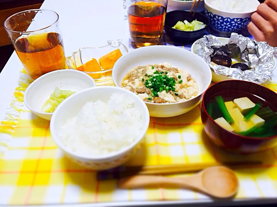 11.24 晩御飯
麻婆豆腐
きのこホイル焼き
白菜の漬物
小松菜のお汁
柿|ペコさん