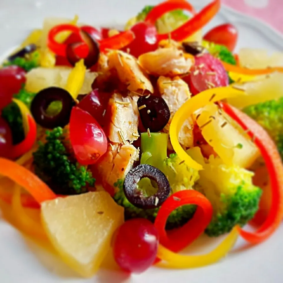 air fried lemon pepper chicken with fruit n vegetable salad|Chua Jeanさん