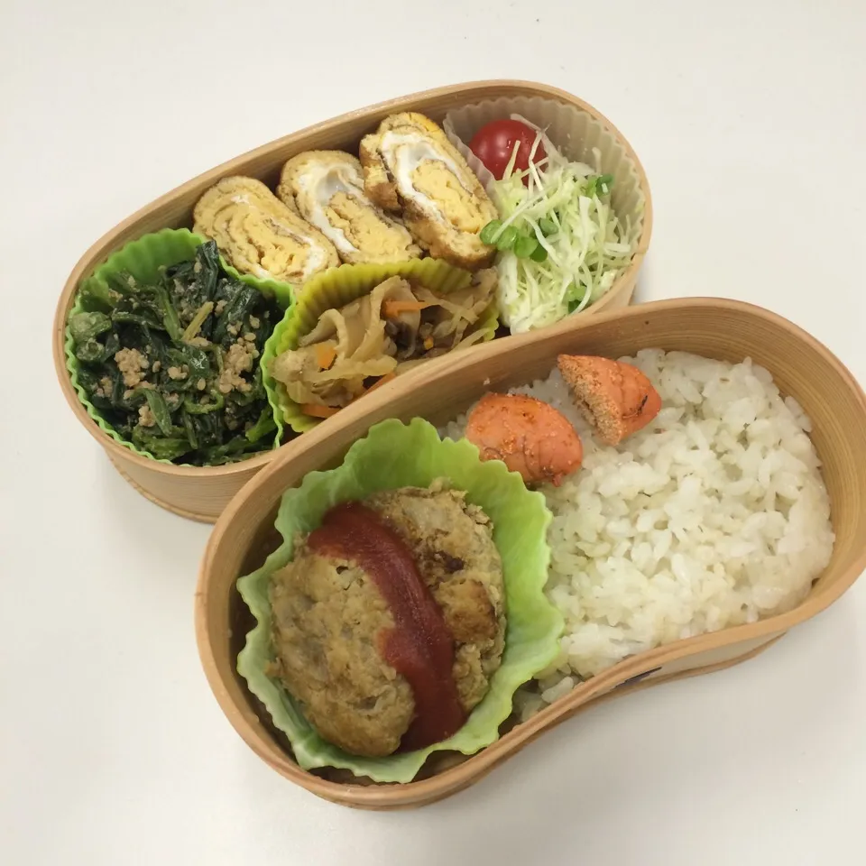 弁当（ハンバーグ、焼き明太子、玉子焼き、切り干し大根、ほうれん草ゴマ和え、サラダ）|SasaMasa213さん