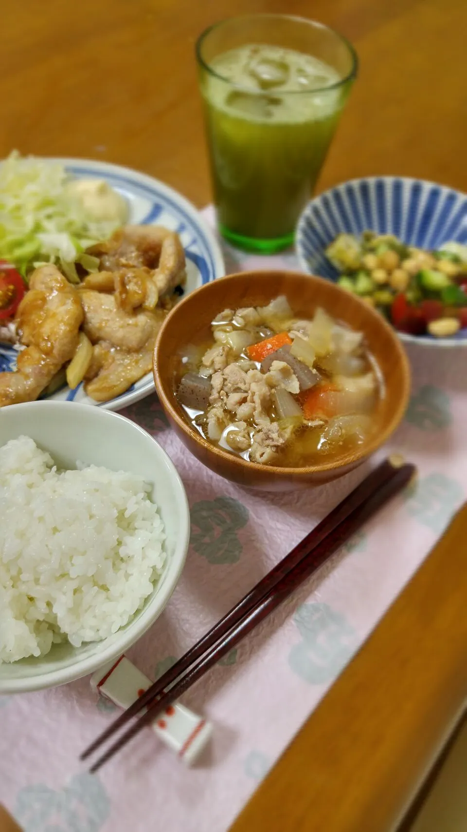 🌼しょうが焼き
🌼豚汁
🌼豆サラダ塩ぽん酢和え|はっぱちゃんさん