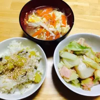 Snapdishの料理写真:さつまいもごはん
里芋炒めたやつ
かき玉汁のつもりのやつ|たまごさん