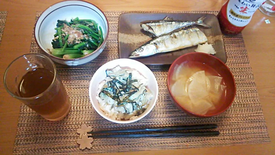 牡蠣ご飯、秋刀魚の塩焼き|Emiko Kikuchiさん