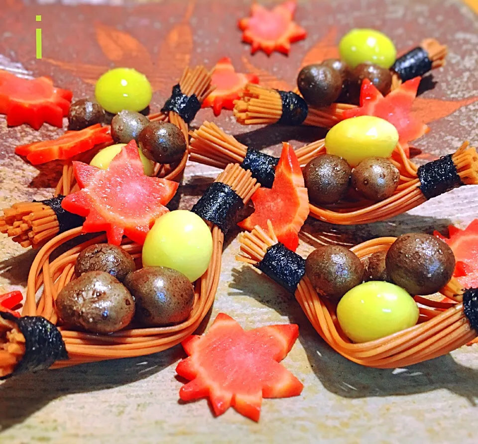 むかごと銀杏の素麺かご 🍁 【Yam bulblets and ginkgo nut in fried somen basket】|izoomさん