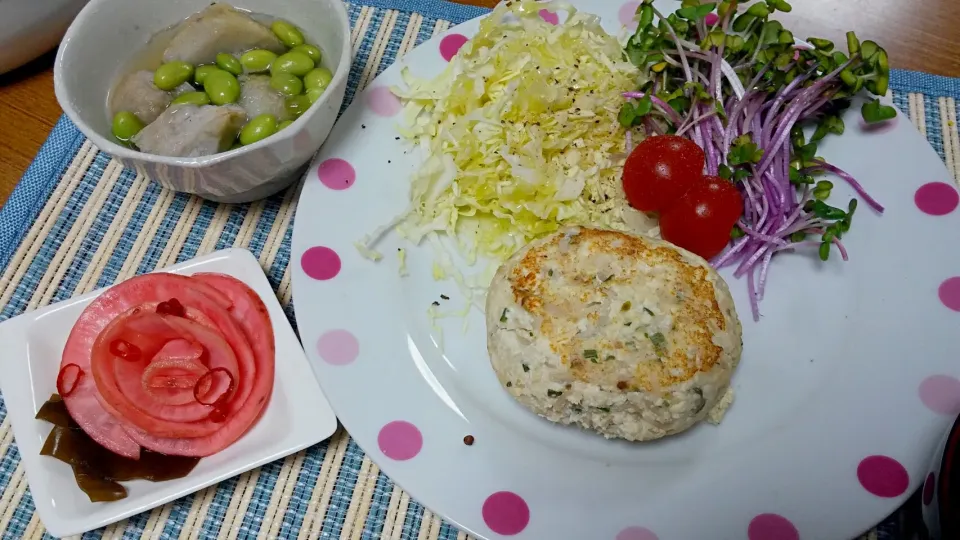 Snapdishの料理写真:豆腐ハンバーグ
里芋と枝豆の煮物
手作り千枚漬け|あぁちゃんさん