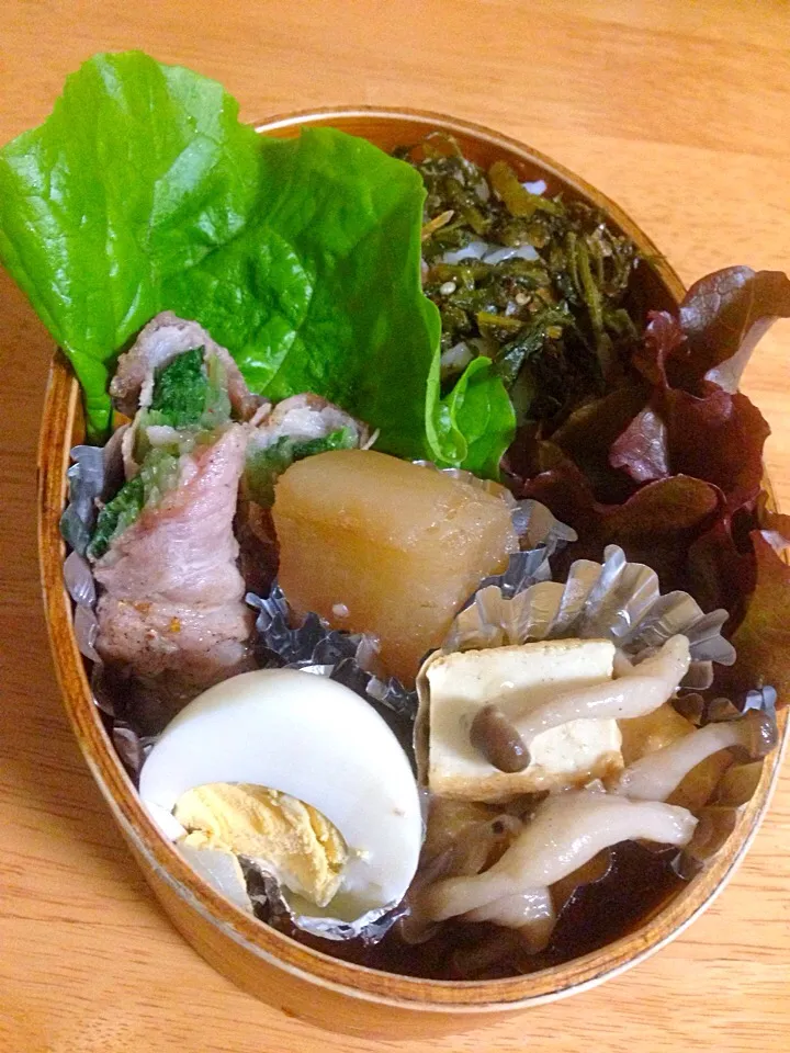 11/25 お弁当
🍀厚揚げとシミジのオリスター炒め
🍀  豚バラ大根
🍀茹で玉子
🍀茹で水菜ぎゅうにく巻き ポン酢和え
🍀大根菜と人参菜なふりかけけごはん|aynyaynyさん