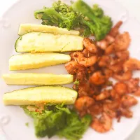 Snapdishの料理写真:Shrimp with brocolis and oven cooked zucchini with lemon, garlic and parmesan cheese|ana luさん