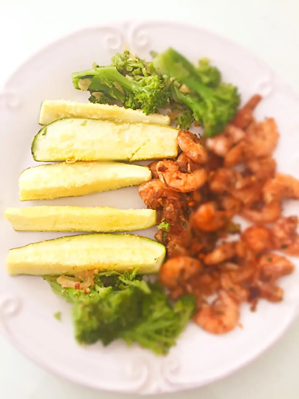 Shrimp with brocolis and oven cooked zucchini with lemon, garlic and parmesan cheese|ana luさん