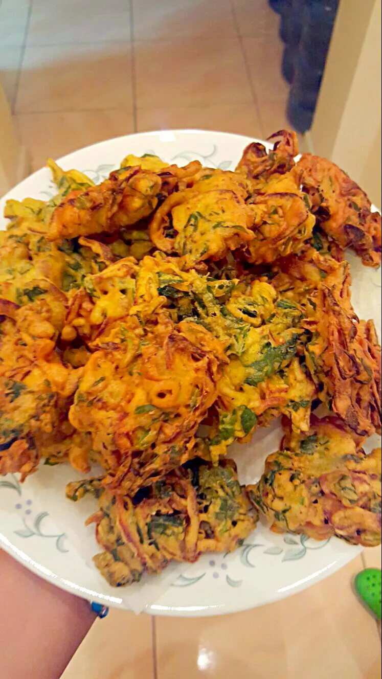 Snapdishの料理写真:Spinach dumplings / Palak Pakoras # celebrating Rain|hinaさん