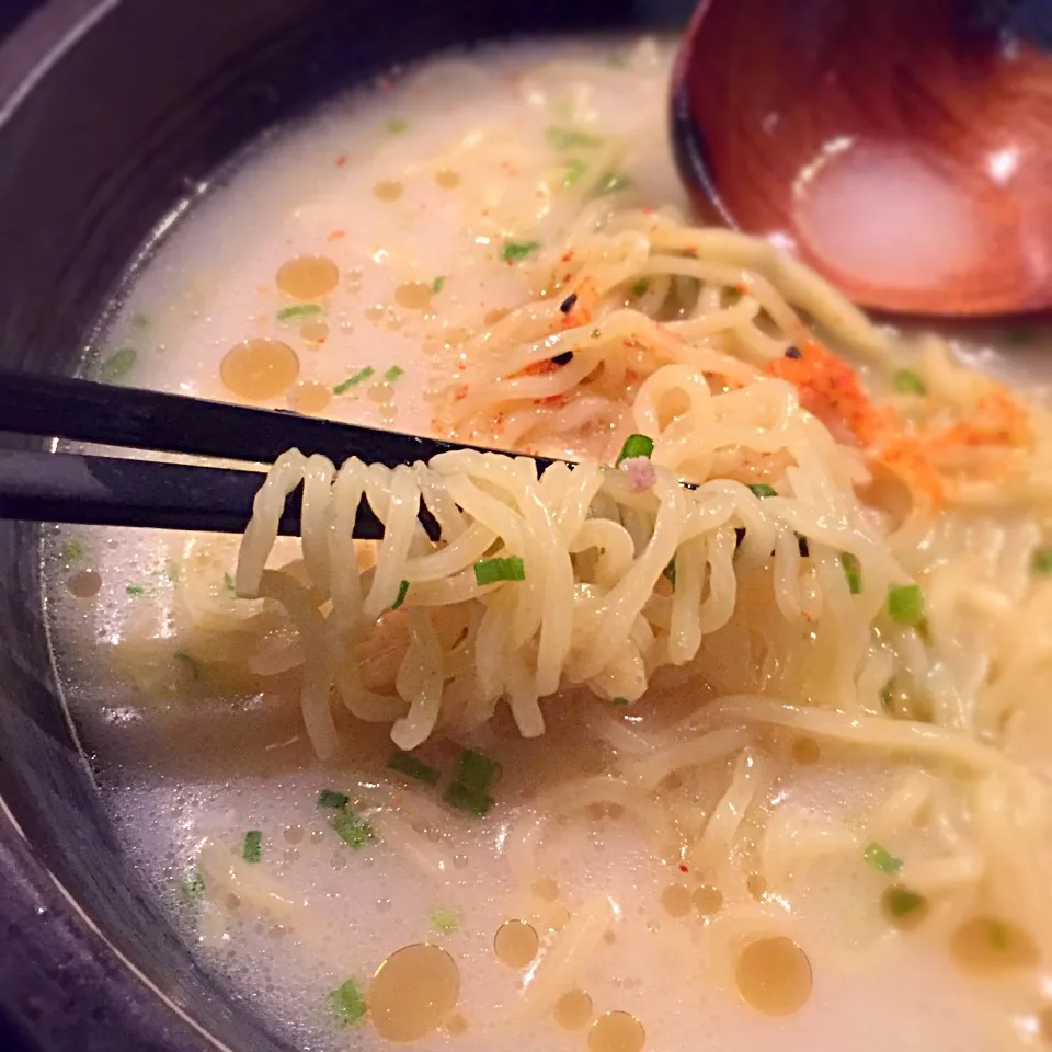 マグロの骨の白湯拉麺。|FU-TEN 古原貴大さん