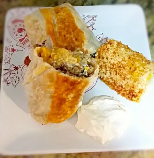 Steak burrito and Mexican corn|Nicole Moniqueさん