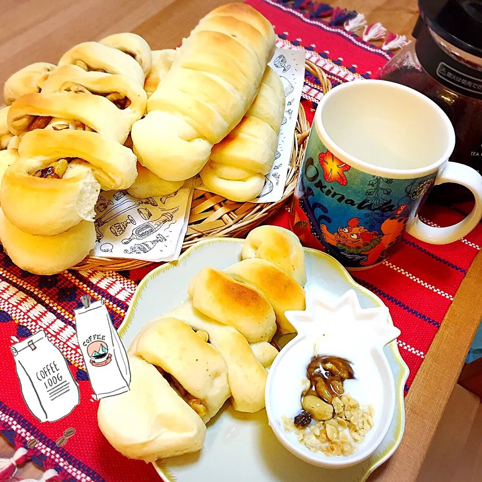 朝ごはん◡̈*✧ミックスナッツパン　チョコパン|caaiさん