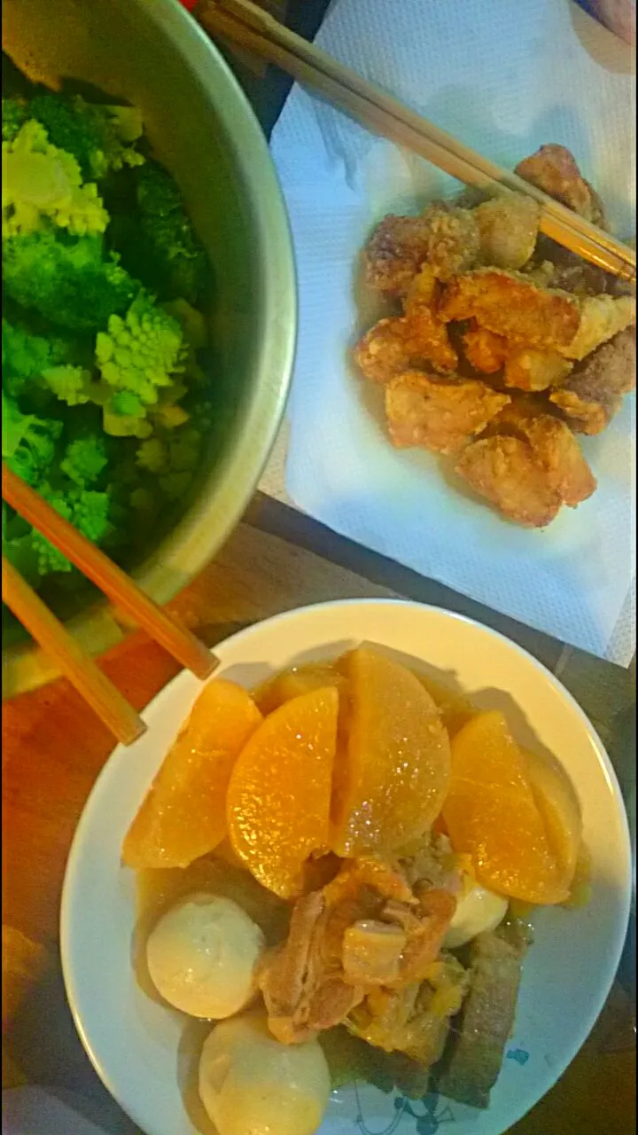 今日の朝ご飯＆お弁当おかず💕
ブロッコリー＆ダ・ヴィンチ(ｶﾘﾌﾗﾜｰ)のサラダ💞豚の唐揚げ🐷大根と半熟煮卵＆角煮💗|メイメイda.さん