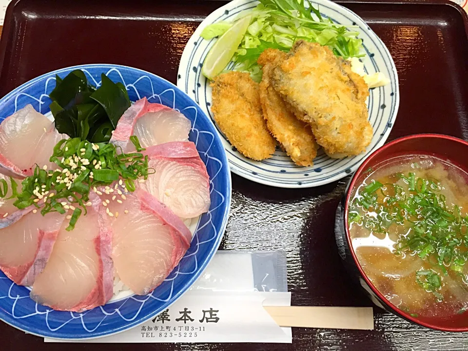 カンパチ丼と旬の牡蠣フライ|tomomiさん