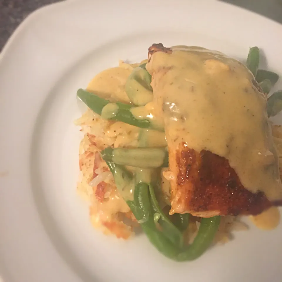 Salmon | Green Beans | Hash Browns with a Curry Mushtoom Gravy|T.E.Dennisさん