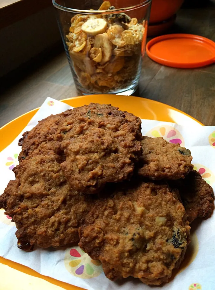 美味しいグラノーラでクッキ〜焼きますたʕ-̼͡-ʔ🍪|七海さん