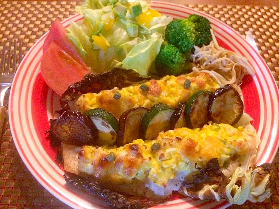 Snapdishの料理写真:Saumon grillé avec sauce tartare🐟ｻｰﾓﾝのｸﾞﾘﾙﾀﾙﾀﾙｿｰｽ|🌈Ami🍻さん