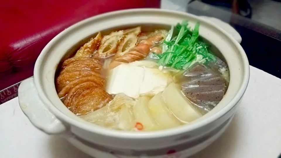 おでん🍢だけど、
ｽｶｽｶだから豆腐&野菜入れて鍋ｯｯ🍲
の昨日の晩ごはん✨|kaz(*･ω･)さん