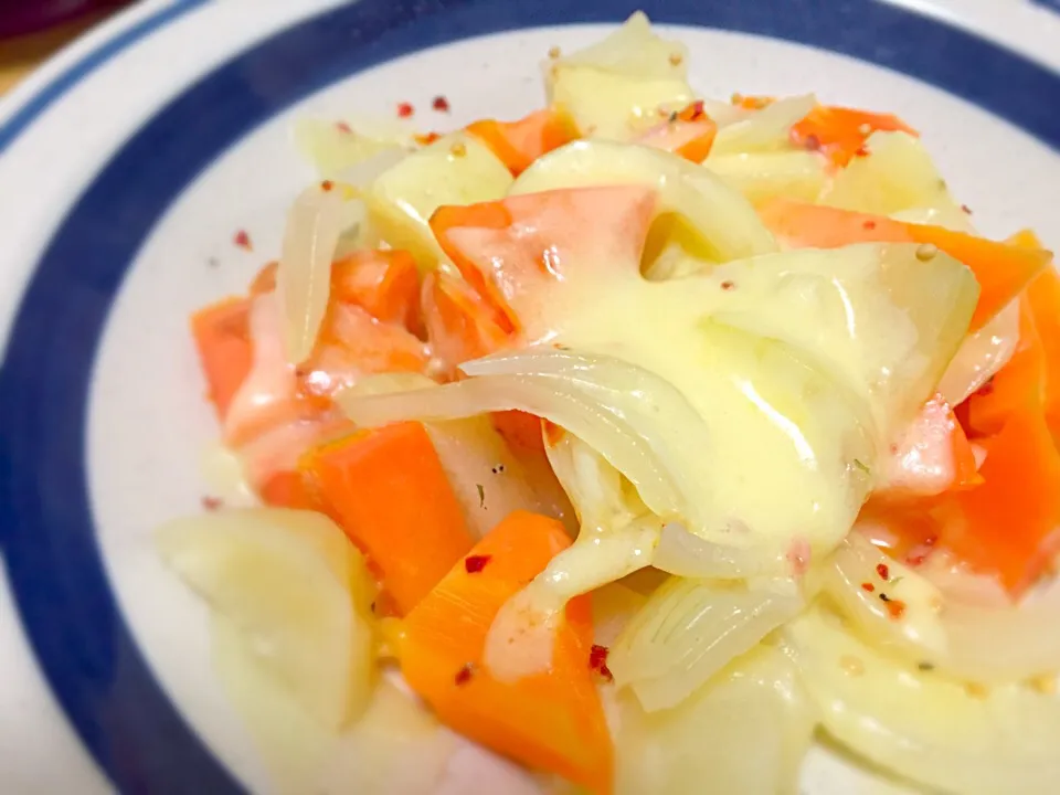 蒸し野菜のとろけるチーズがけ|あやさん