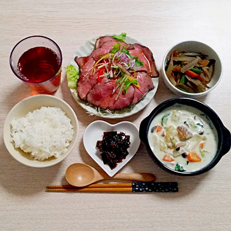 鮭ときのこのシチューの夜ご飯♡|Mami.Nさん