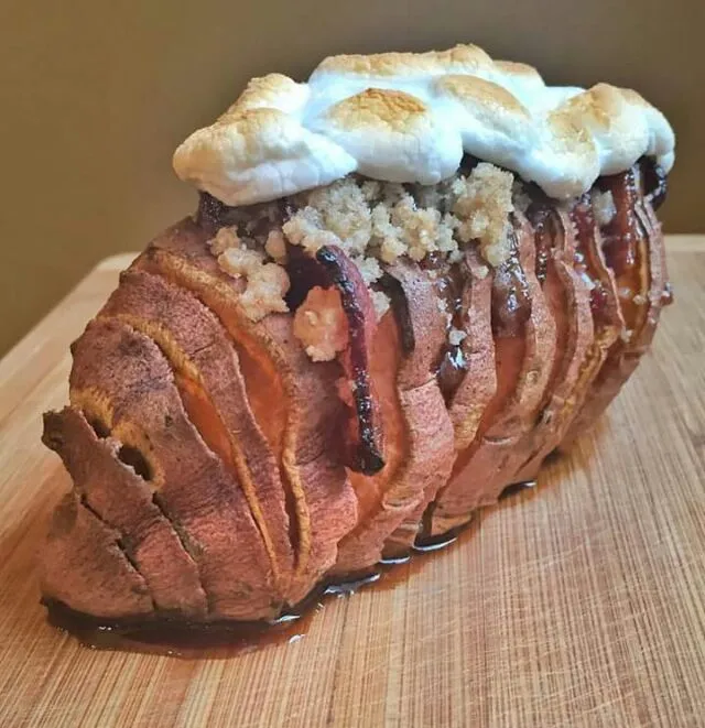 Thanksgiving sweet potato with bacon and marshmallow|CHUENCHAIさん