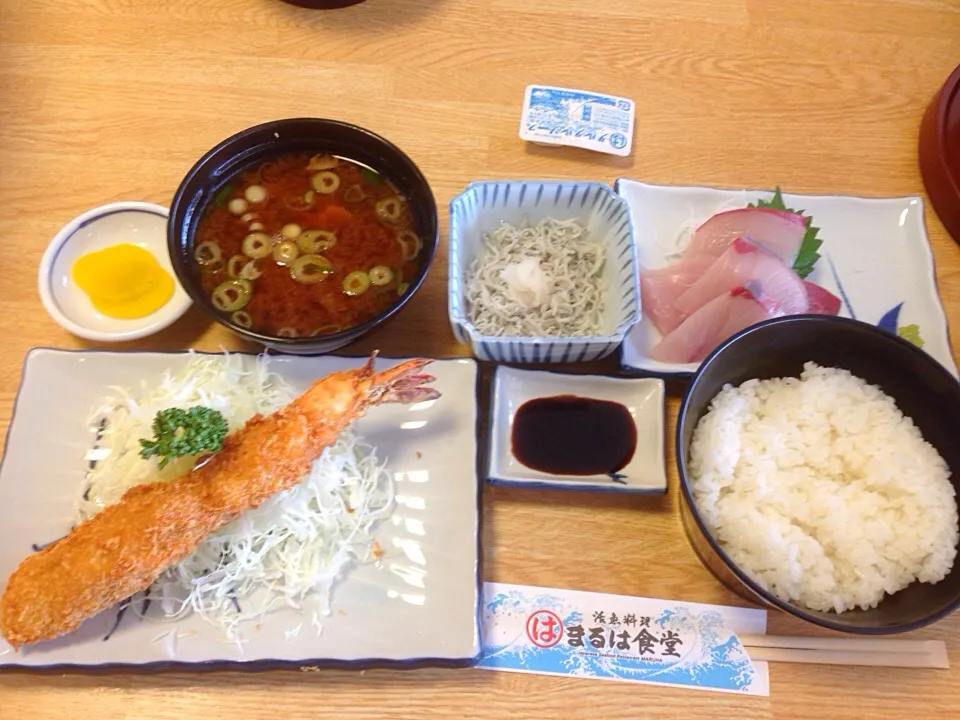 南知多半島の大きな海老フライ定食|aynyaynyさん