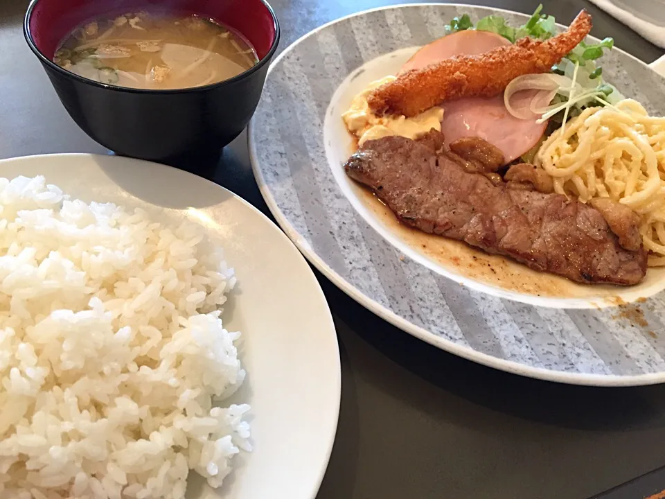 サービスランチ|たぁちさん