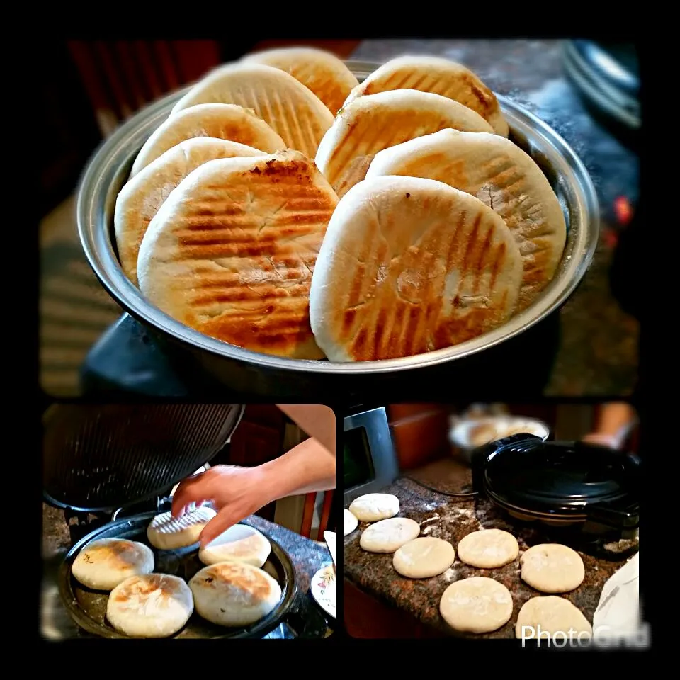 Made Chinese pancakes with pork and green onions inside.  Can't stop eating these delicious 肉馅饼!|Jihollandさん