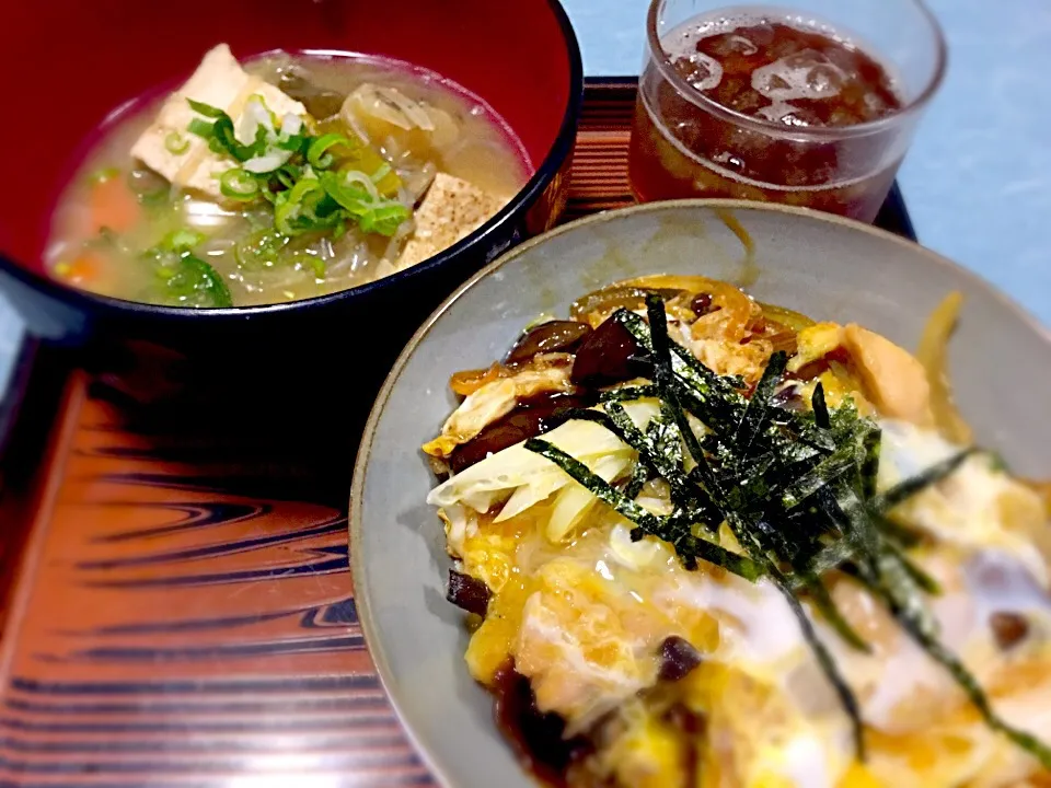 ☆今日の賄い☆ 11/27
きのことじ丼&とん汁|mamiさん