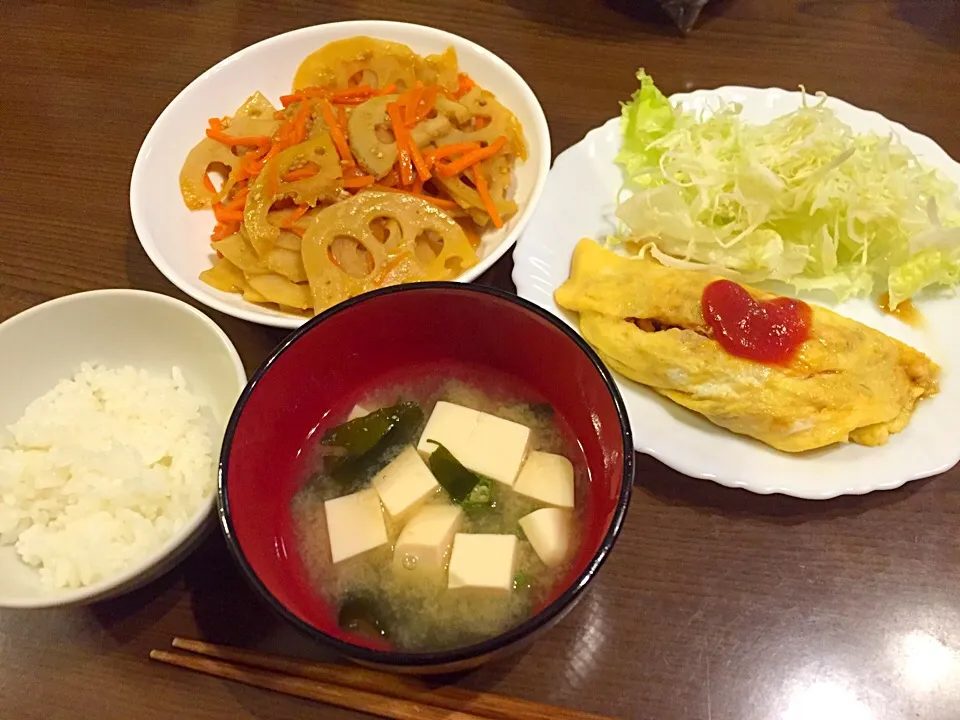 Snapdishの料理写真:オムレツ
レンコンのきんぴら
味噌汁|ぴかちゅん★さん