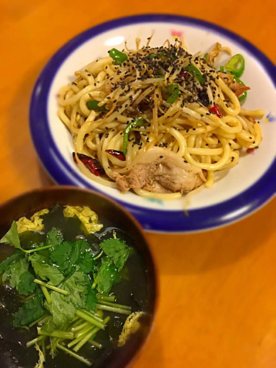 焼きうどんとわかめスープ|みつなち☆さん