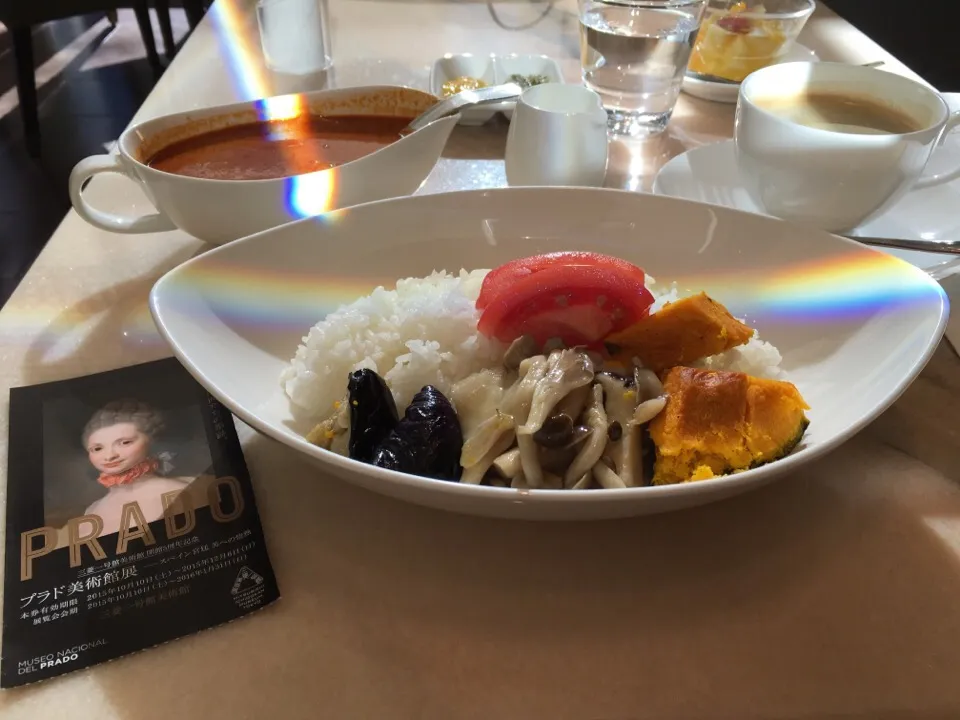 Snapdishの料理写真:千疋屋さんのカレー
なかなかスパイシーで美味しかったです。|akemi🐝さん