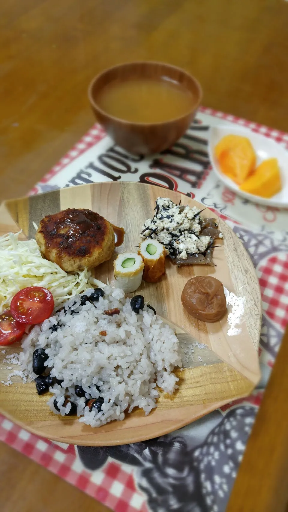 🌼おからコロッケ
🌼ひじきの白和え
🌼しじみの味噌汁
🌼黒豆ご飯|はっぱちゃんさん