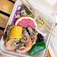 Hawaiian garlic shrimp bento box|Shoko Hanedaさん