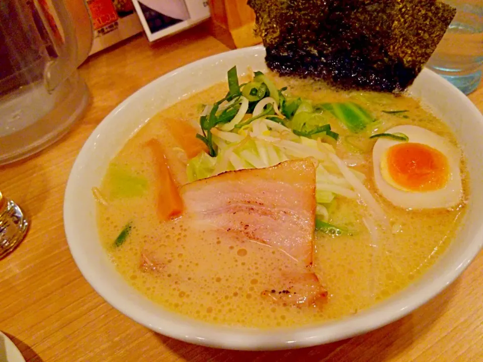 濃厚とんこつ醤油ラーメン|毛利  都亜さん