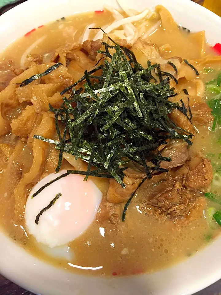 Snapdishの料理写真:徳島ラーメン
全部のせ 大盛り|Noriyuki Saitoさん