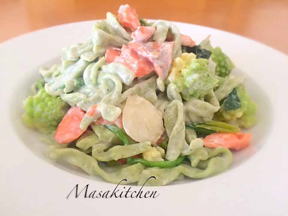 Spinach,romanescobroccoli&salmon
cream fettuccine|Masakiさん