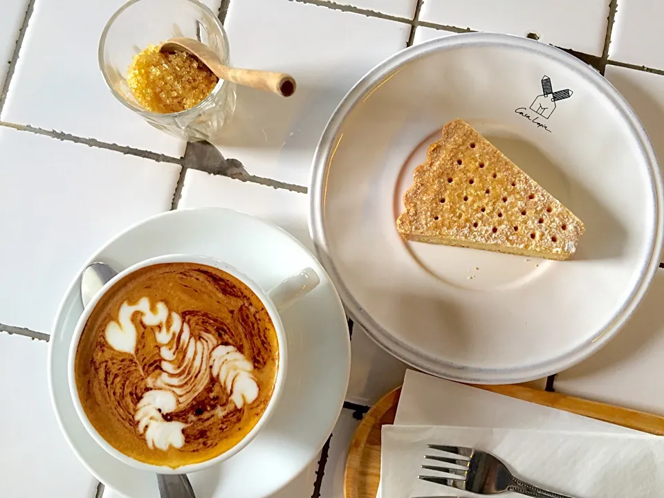 Cappuchino with orange short bread|PhUnGさん