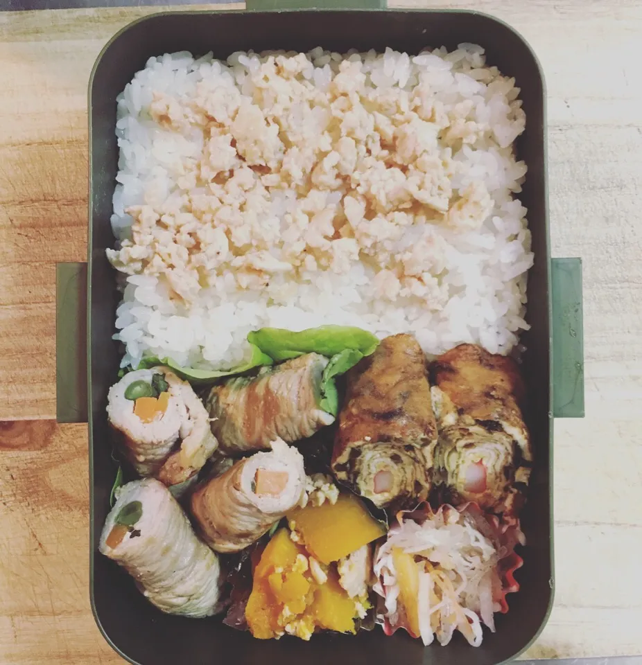 ☆ダンナ弁当☆  ☺︎いんげんと人参の肉巻き  ☺︎卵焼き  ☺︎かぼちゃのそぼろ煮  ☺︎なます|Naaさん