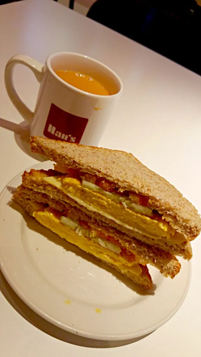 Fried egg & cheese sandwich 😋|🌷lynnlicious🌷さん