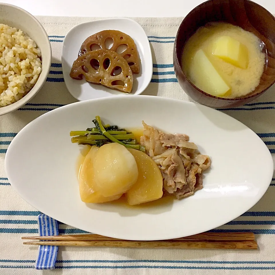 かぶと豚バラの煮物・れんこんのきんぴら・お味噌汁(じゃがいも×玉ねぎ)|Accaさん