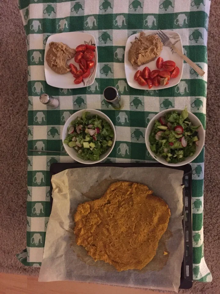 Lentil humus with salat and rice and corn bread|Georgeさん