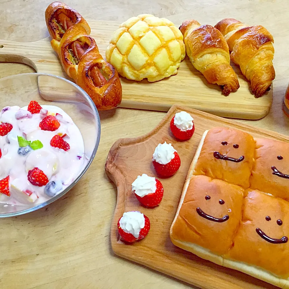 パンで朝食〜🍴|ゆみちゃさん