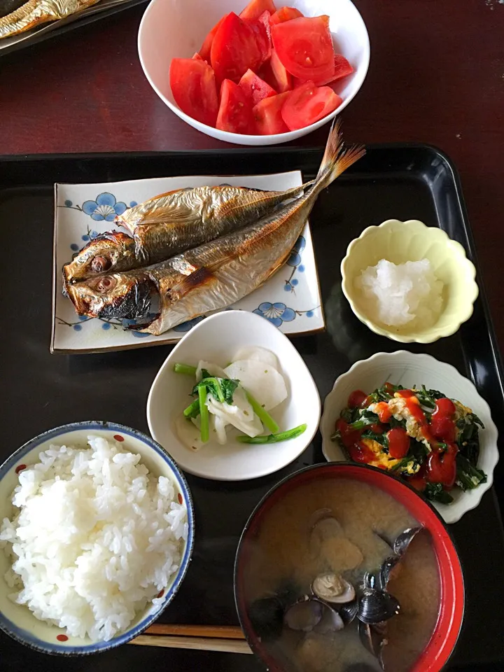 Snapdishの料理写真:神西湖産のシジミたっぷり味噌汁がメインの朝食の様な、お昼🍚‼️|椿さん