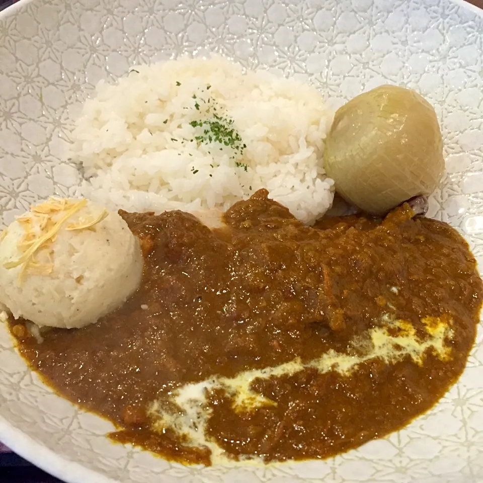 温故知新ブルックスカレー食堂 まるごと札幌黄とチキンレッグのムルギーカレー|カウンター嬢さん