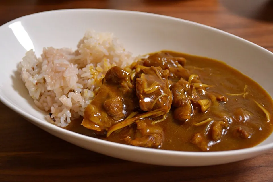 牛すじ煮込みカレー|うちごはん、おやつさん