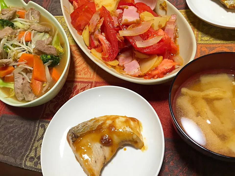 鰤の味噌煮・トマトのホットサラダ・あるもの酢豚|Yuko Kisoさん