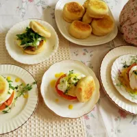 Snapdishの料理写真:Egg benedicts|Intan Zubaidahさん